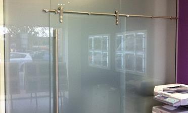 Перегородки из стекла непрозрачные, для офиса купить в Челябинске