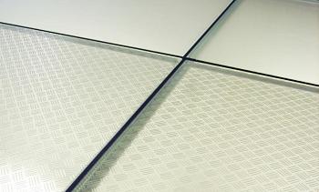 Стеклянный пол в квартиру с декоративным стеклом в Челябинске. Готовые проекты ПерилаГлавСнаб