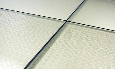 Стеклянный пол в квартиру с декоративным стеклом купить в Челябинске