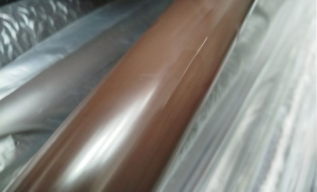 Пластиковый поручень, цвет Венге, Ø49мм длина 4м, уценка k897-У 2 Пластиковый поручень, цвет Венге, Ø49мм длина 4м, уценка k897-У 2