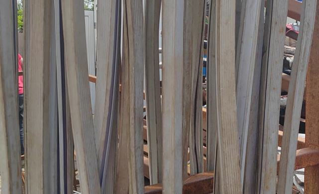 Уплотнитель в поручень с пазом 24х24 под LED ленту на стекло 12мм EPDM (палки 3 м) сорт 2 УЦЕНКА Фk300-c2 2 Уплотнитель в поручень с пазом 24х24 под LED ленту на стекло 12мм EPDM (палки 3 м) сорт 2 УЦЕНКА Фk300-c2 2