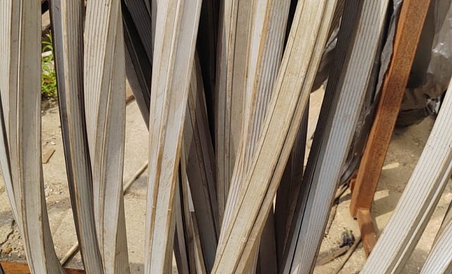 Уплотнитель в поручень с пазом 27х30 для стекла 12мм, EPDM СЕРЫЙ сорт 2 УЦЕНКА Фk306-G-с2 2