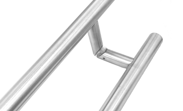 Ручка двухсторонняя 32х825х1000 для стекла 10-12мм, угловая под 45°, матовая t670 SSS 2 Ручка двухсторонняя 32х825х1000 для стекла 10-12мм, угловая под 45°, матовая t670 SSS 2