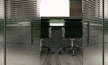 Перегородки из стекла с пленкой для офиса премиум купить в Челябинске