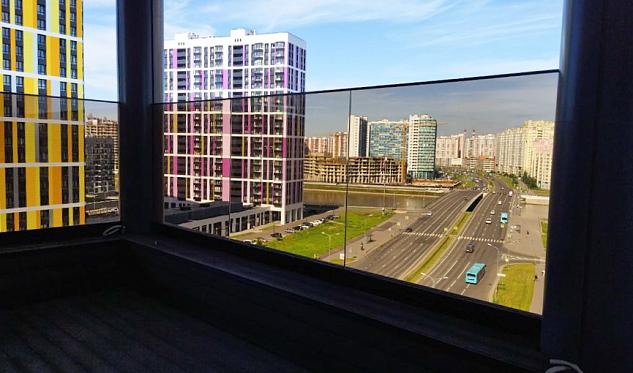  Бронзовое стекло на профиле на террасе в Челябинске. Готовые проекты ПерилаГлавСнаб