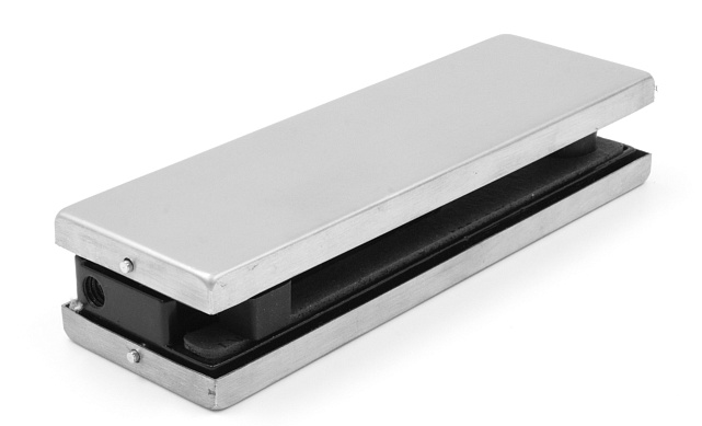 Фитинг на фрамугу с осью и анкером, шлифованный, вырез 01 t131-2 SSS 2 Фитинг на фрамугу с осью и анкером, шлифованный, вырез 01 t131-2 SSS 2