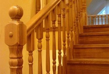 Деревянные лестницы купить в Челябинске