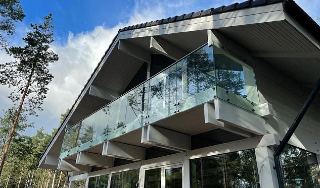 Стекло на точечных креплениях в Челябинске. Готовые проекты ПерилаГлавСнаб