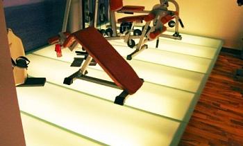 Люминесцентная подсветка стеклянного блочного пола в Челябинске. Готовые проекты ПерилаГлавСнаб