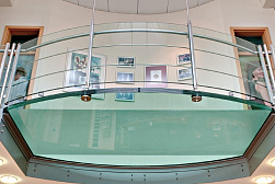 Стеклянные полы в квартире в Челябинске. Готовые проекты ПерилаГлавСнаб - фото 11 Стеклянные полы в квартире в Челябинске. Готовые проекты ПерилаГлавСнаб - фото 11