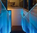 Ограждения лестниц на несущем стекле с подсветкой в Челябинске. Готовые проекты ПерилаГлавСнаб - фото 1