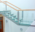 Стеклянные ступени и стеклянная площадка на лестнице в Челябинске. Готовые проекты ПерилаГлавСнаб - фото 1 Стеклянные ступени и стеклянная площадка на лестнице в Челябинске. Готовые проекты ПерилаГлавСнаб - фото 1