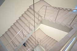 Перила для лестниц из металла в Челябинске. Готовые проекты ПерилаГлавСнаб - фото 15 Перила для лестниц из металла в Челябинске. Готовые проекты ПерилаГлавСнаб - фото 15