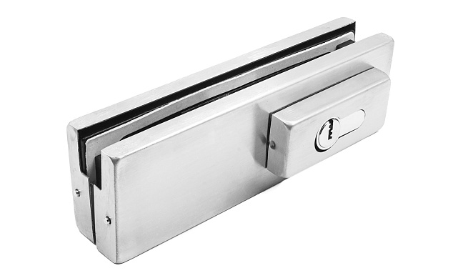 Замок для стеклянной двери центральный с прямоугольным ригелем, шлифованный, вырез 13 t152 SSS 7 Замок для стеклянной двери центральный с прямоугольным ригелем, шлифованный, вырез 13 t152 SSS 7