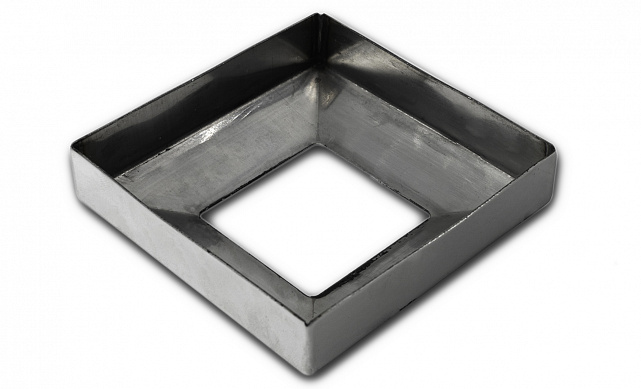 Низ стойки под трубу 40х40 мм, 82х82х0.8, высота 22 мм, полированный (AISI 304) k076 3 Низ стойки под трубу 40х40 мм, 82х82х0.8, высота 22 мм, полированный (AISI 304) k076 3