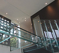 Стеклянные полы на площадке маршевой лестницы в Челябинске. Готовые проекты ПерилаГлавСнаб - фото 1 Стеклянные полы на площадке маршевой лестницы в Челябинске. Готовые проекты ПерилаГлавСнаб - фото 1